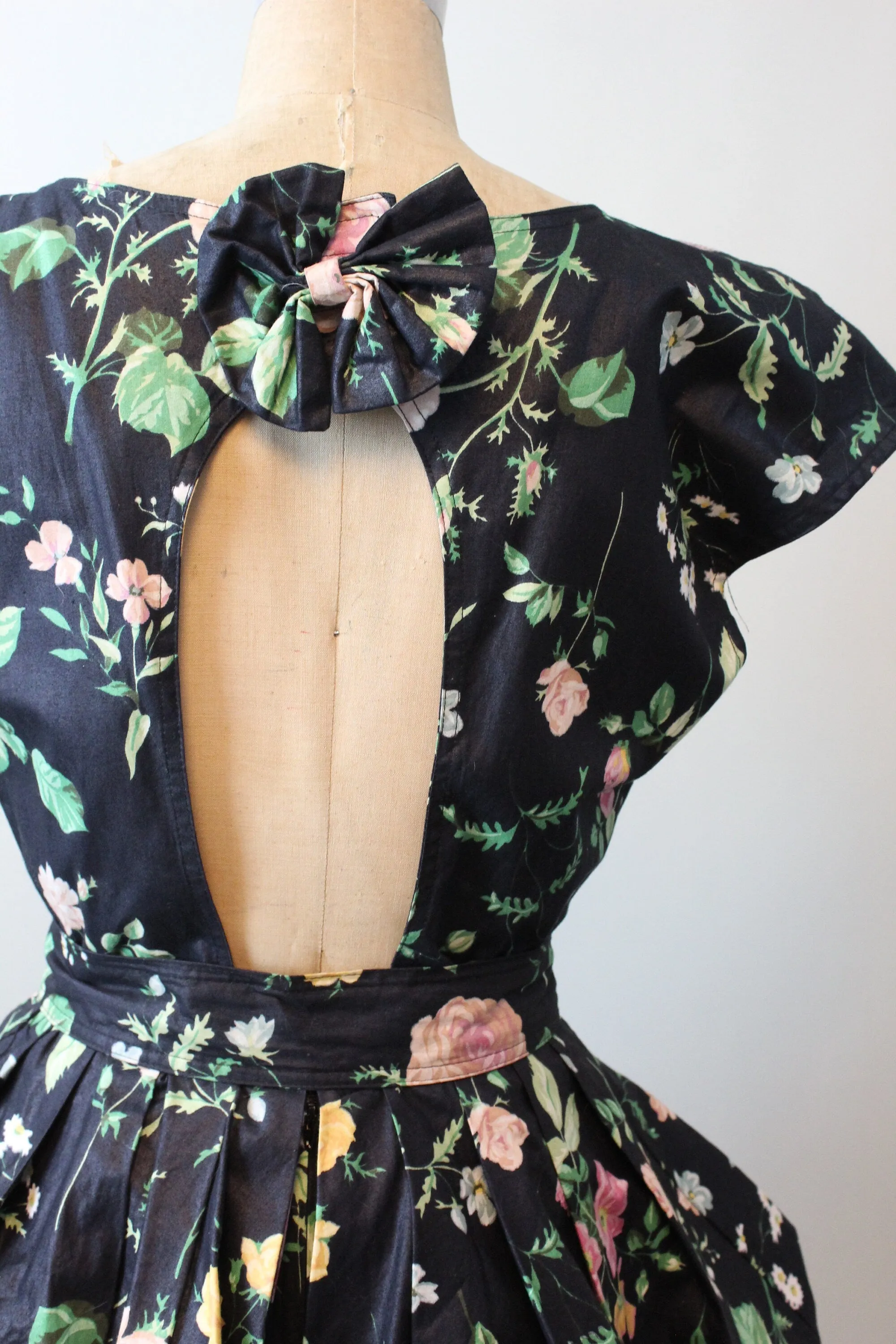 1980s KAREN ALEXANDER open back ROSE print small medium |  new spring