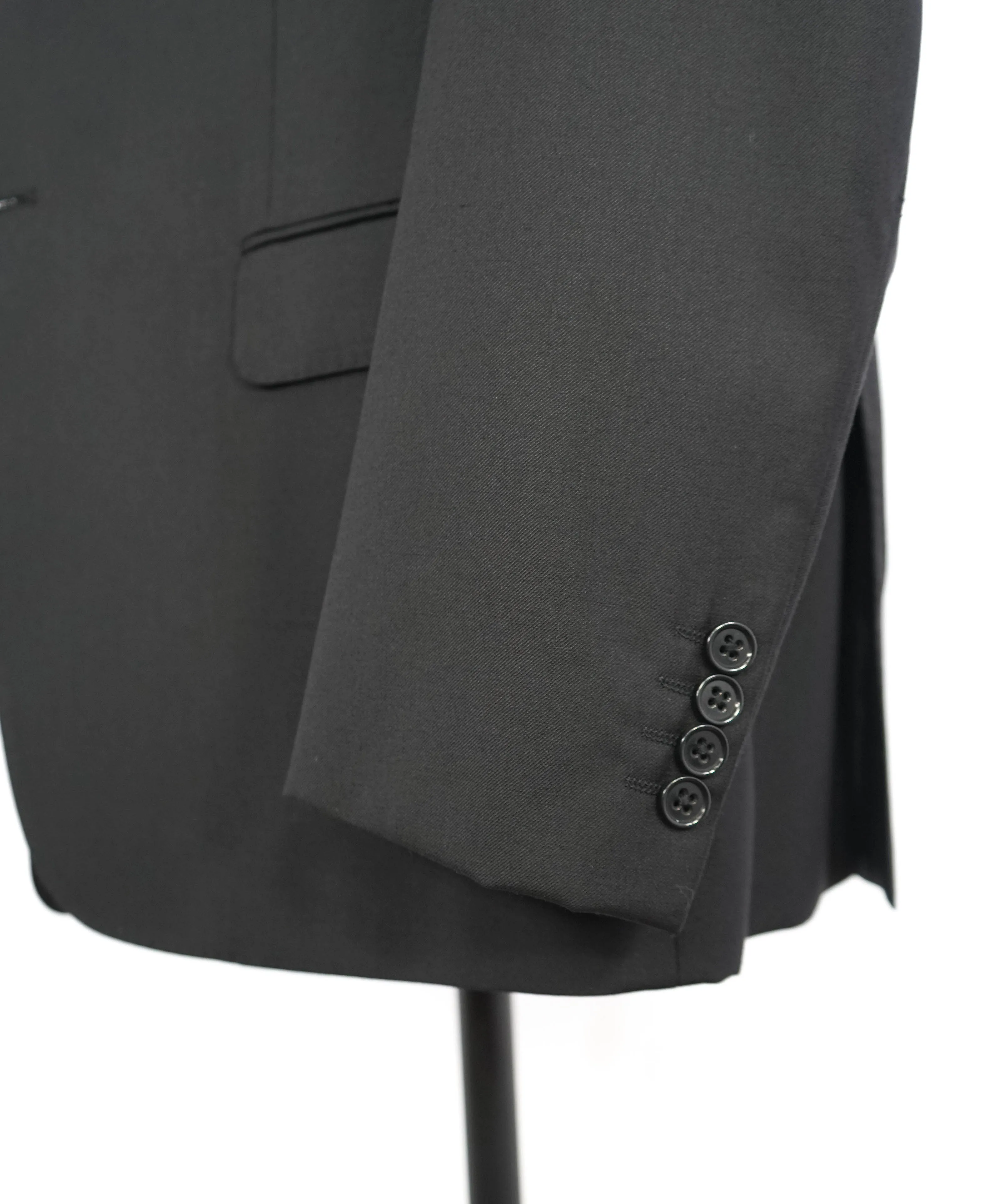 $1,995 EMPORIO ARMANI -Super 130's  “G LINE” Black 2-Btn Solid Suit - 46R