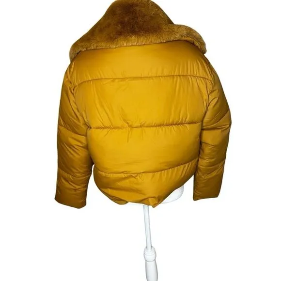 Abercrombie &amp; Fitch Elevated mini puffer size Small
