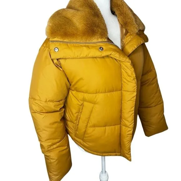 Abercrombie &amp; Fitch Elevated mini puffer size Small