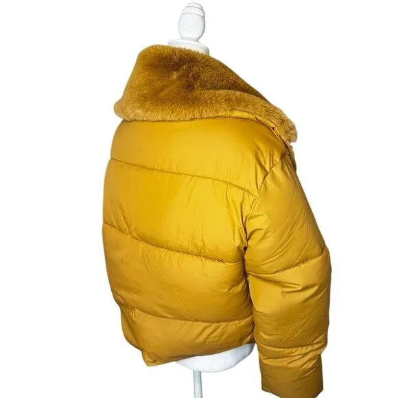 Abercrombie &amp; Fitch Elevated mini puffer size Small