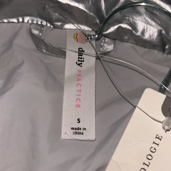 Anthropologie Daily Practice Silver Metallic Puffer Vest Hooded Size Small‎ NWT