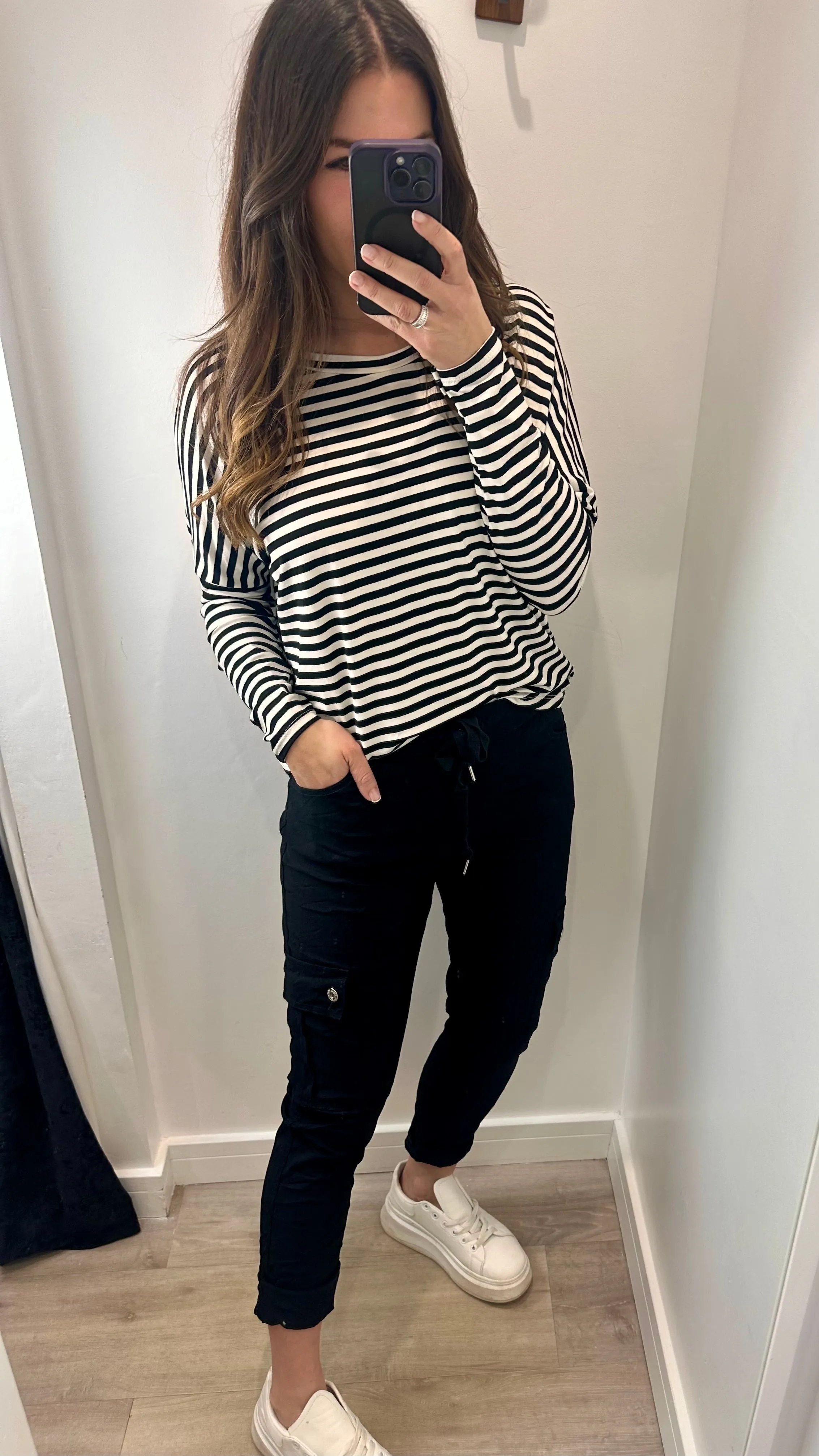 BLACK CARGO MAGIC PANTS