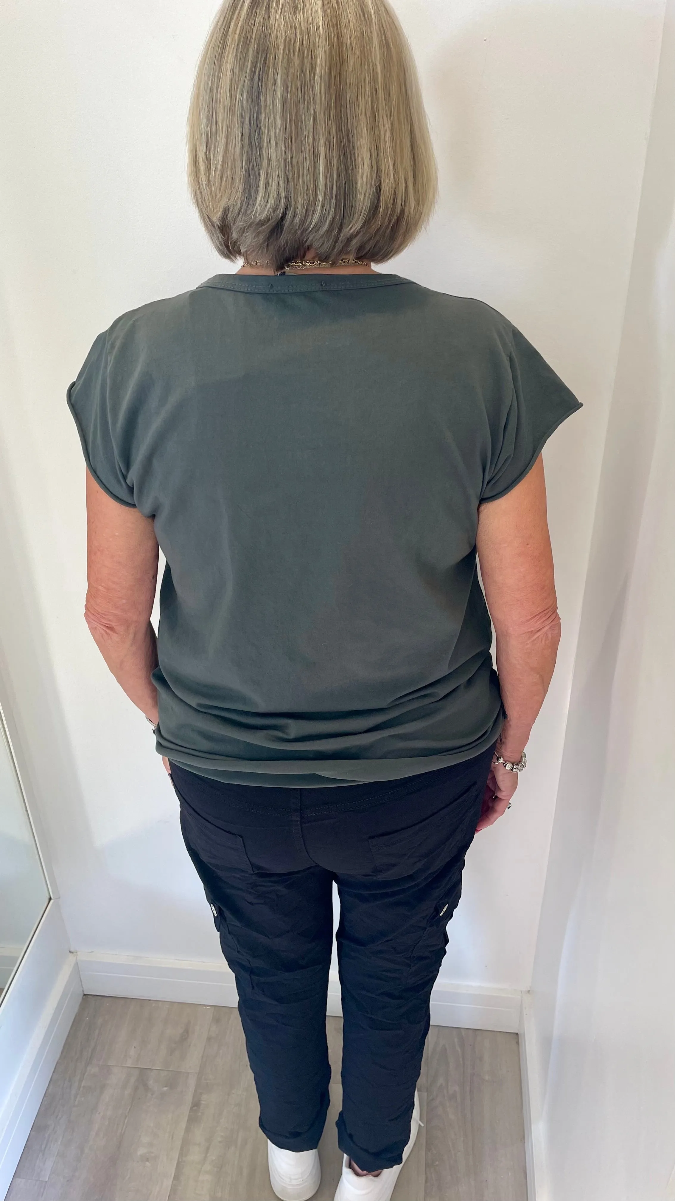 BLACK CARGO MAGIC PANTS