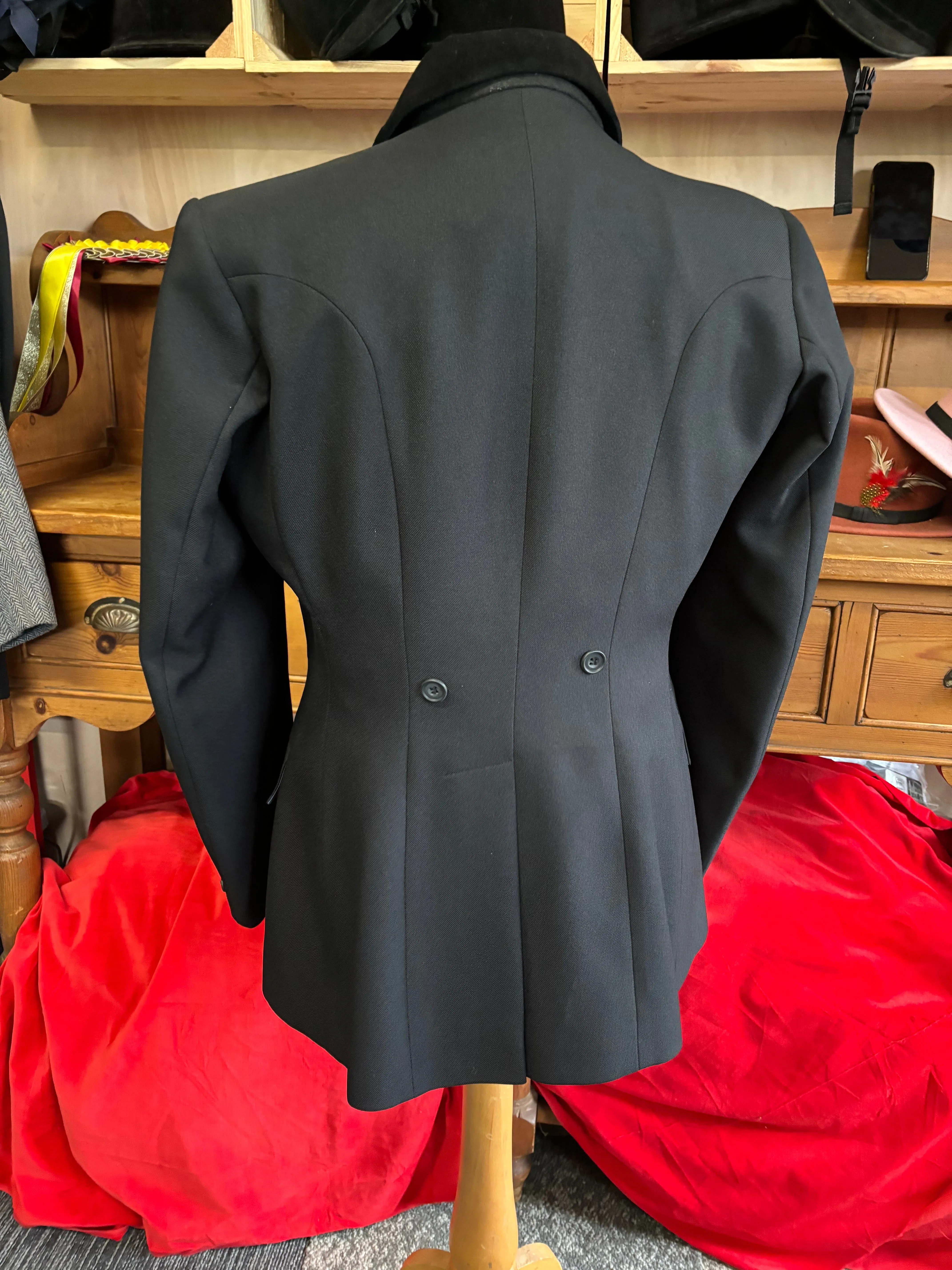 Black show jacket with velvet collar size 12 (36) FREE POSTAGE🔵