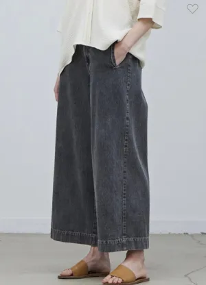 Black Wide Leg Jeans