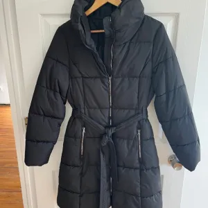 Brand New MOSSIMO Supply Co. Women's Puffer Coat, Size Medium