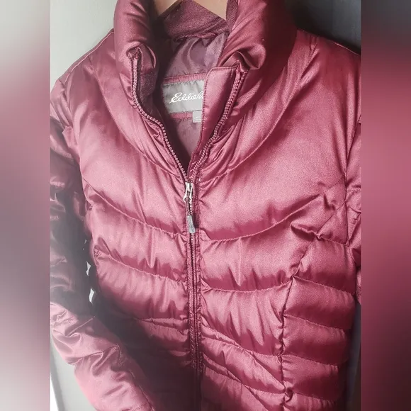 Eddie bauer down puffer womens coat wine color size small