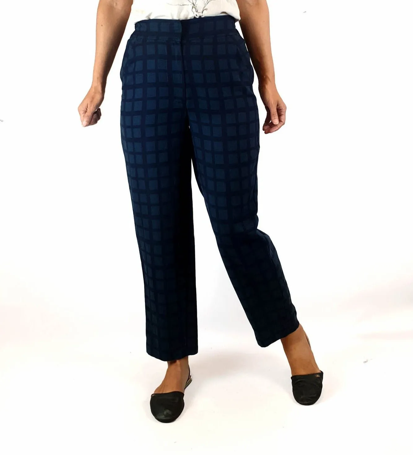 Elk navy and green check straight leg pants size 6, fits 6-8