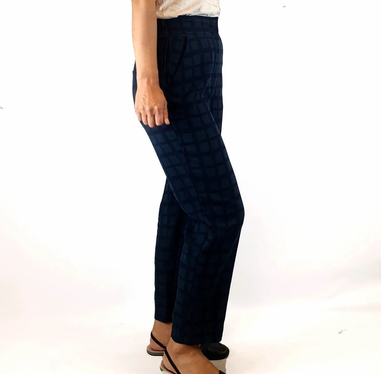 Elk navy and green check straight leg pants size 6, fits 6-8