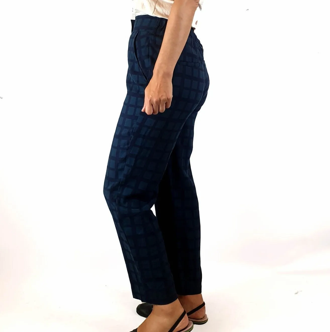 Elk navy and green check straight leg pants size 6, fits 6-8