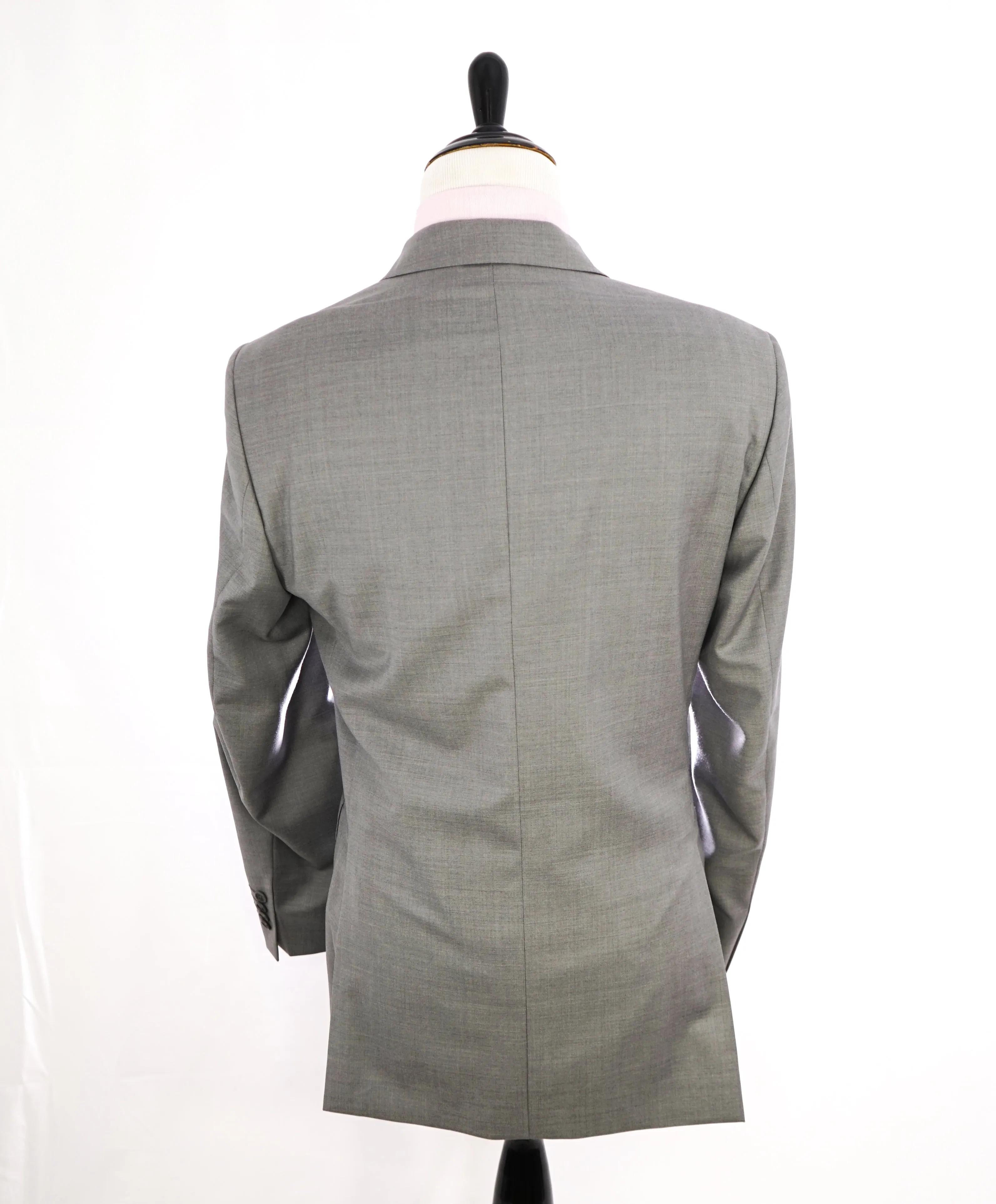 ERMENEGILDO ZEGNA - "Classic" SAKS FIFTH AVENUE Gray Textured Suit - 42L