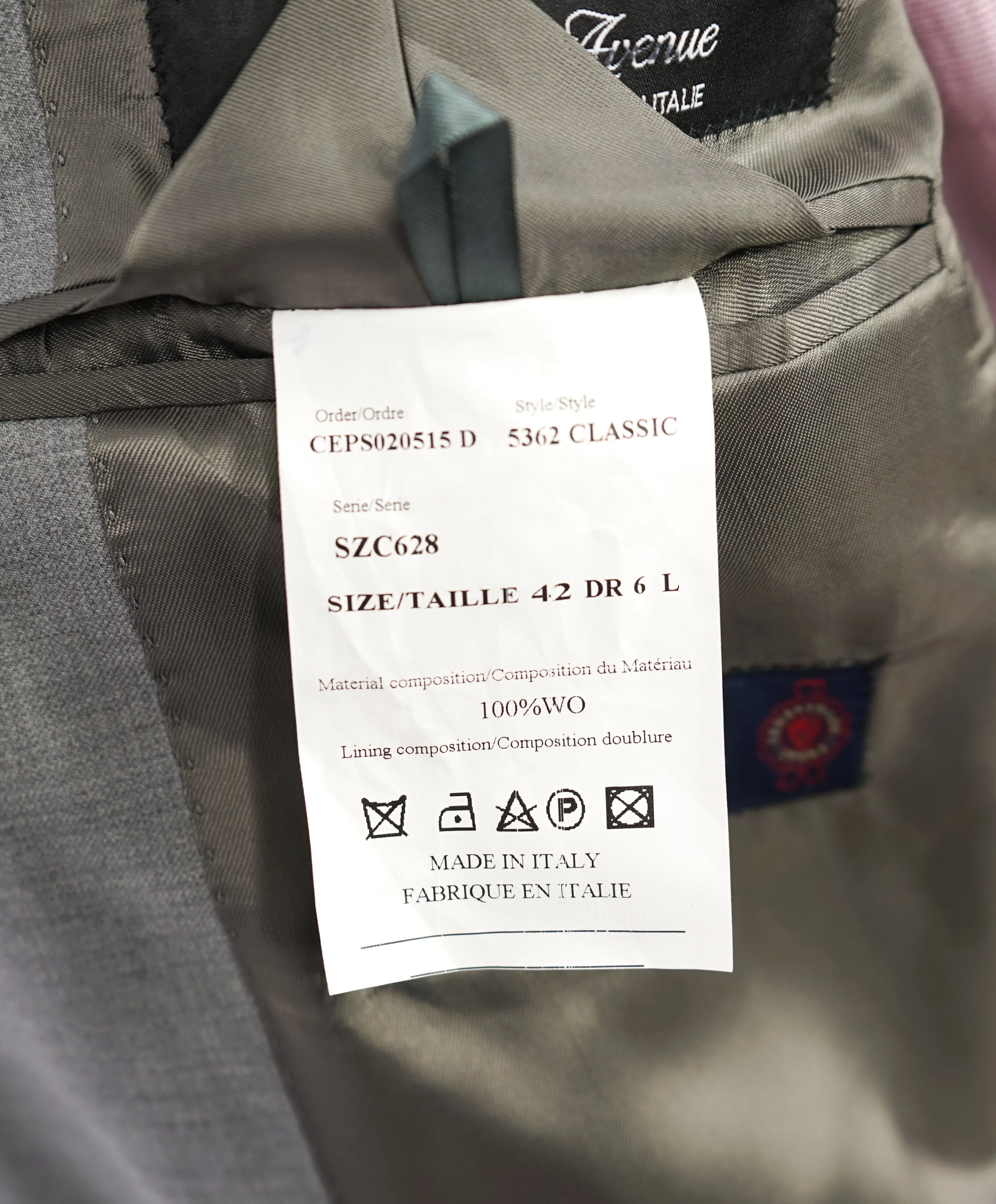 ERMENEGILDO ZEGNA - "Classic" SAKS FIFTH AVENUE Gray Textured Suit - 42L