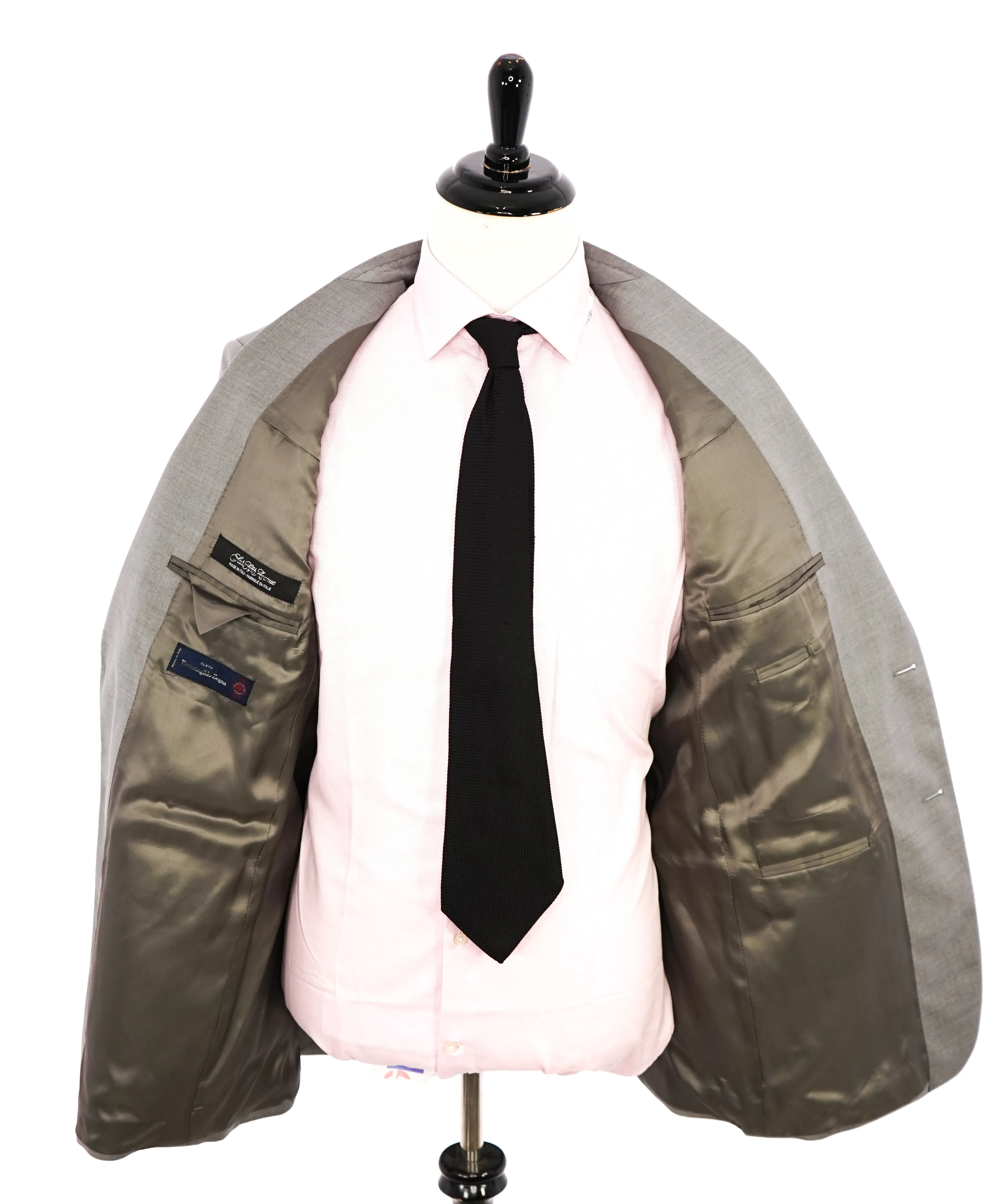 ERMENEGILDO ZEGNA - "Classic" SAKS FIFTH AVENUE Gray Textured Suit - 42L