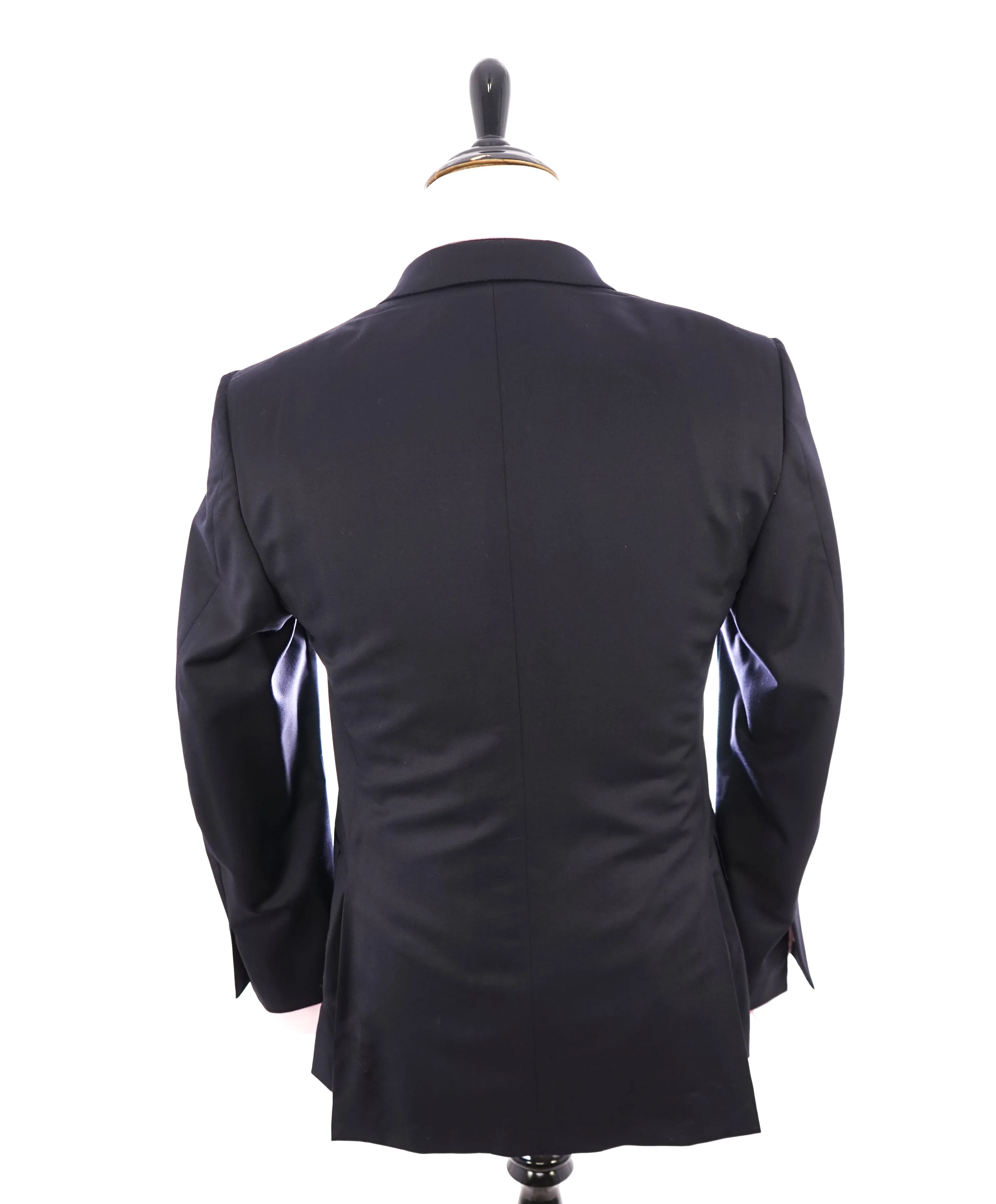 ERMENEGILDO ZEGNA - "MICRONSPHERE" Closet Staple Navy Blue Suit - 40R