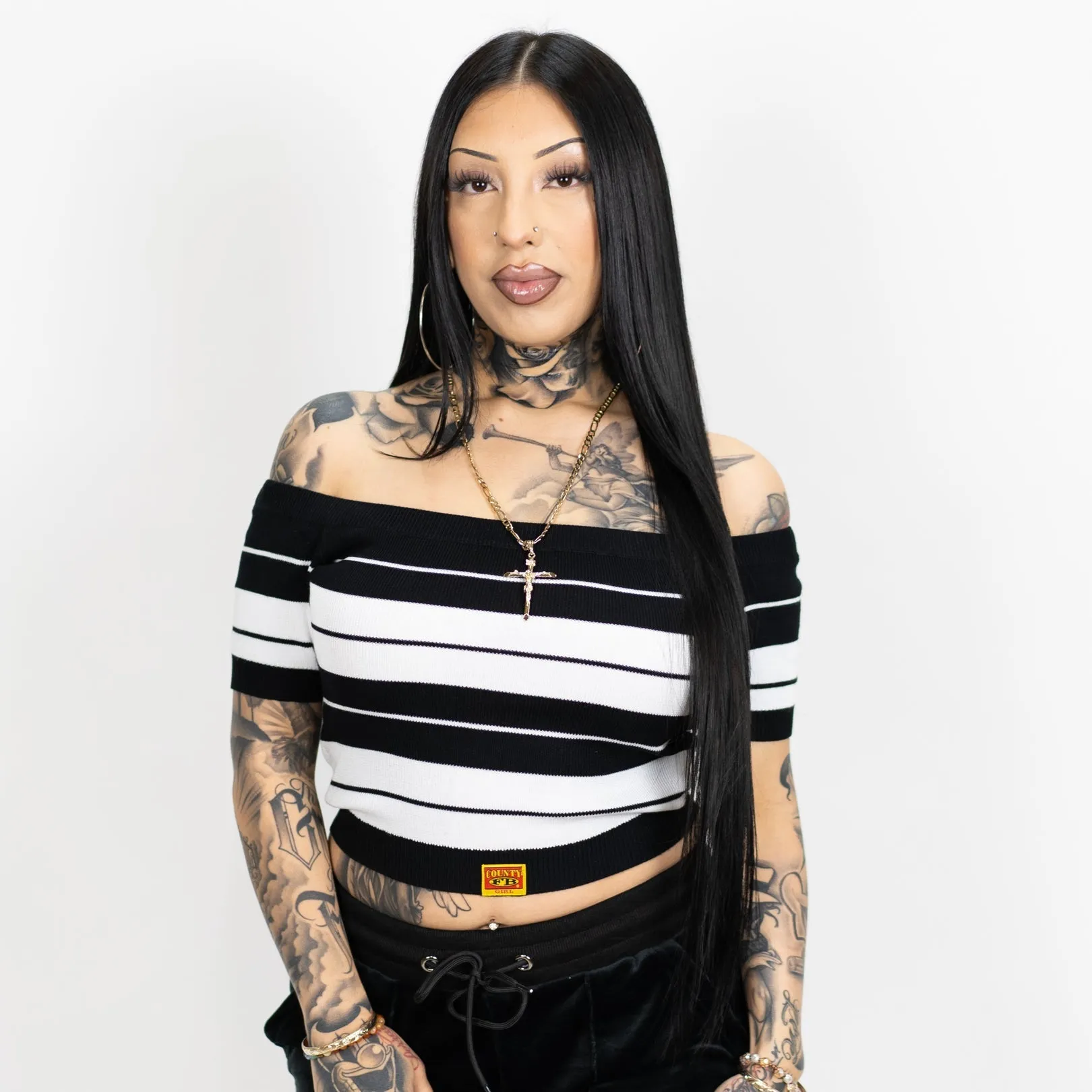 FB COUNTY CHARLIE BROWN "OFF THE SHOULDER" CROP TOP