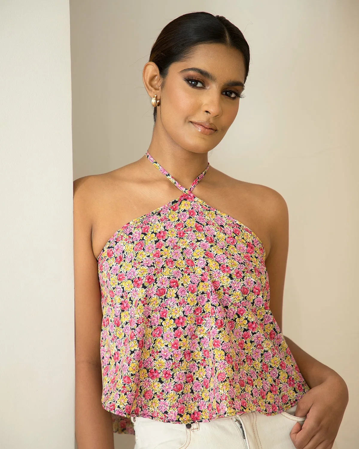Halter  Neck  Back  Tie-up  Crop  Top