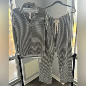J. CREW Matching Pajama Set - Dreamy pjs - BRAND NEW - Size XS