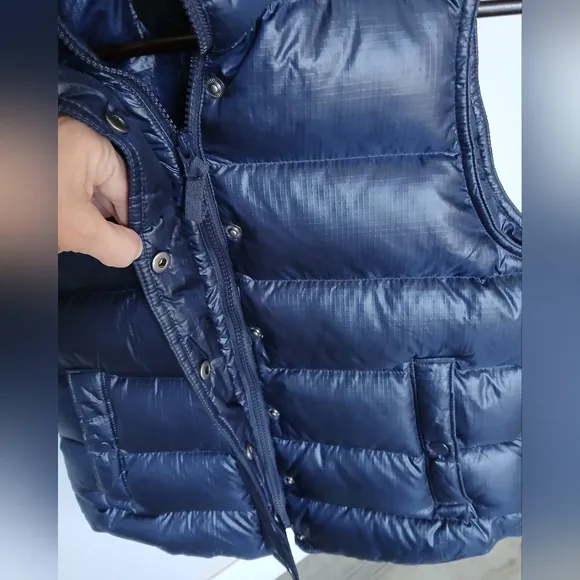 J. Crew puffer vest in navy blue. Size XS