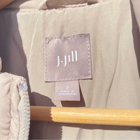 J. Jill Puffer Coat in Cream color Size S NWOT