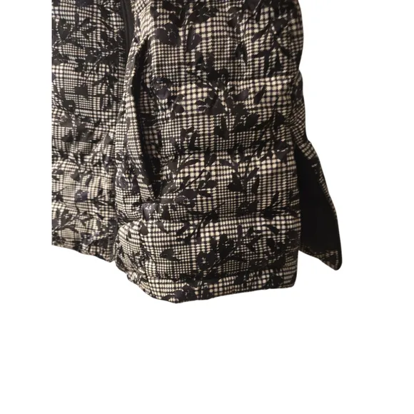 J. Jill Women's Vest Size 1X Black Floral Print Puffer, Down
