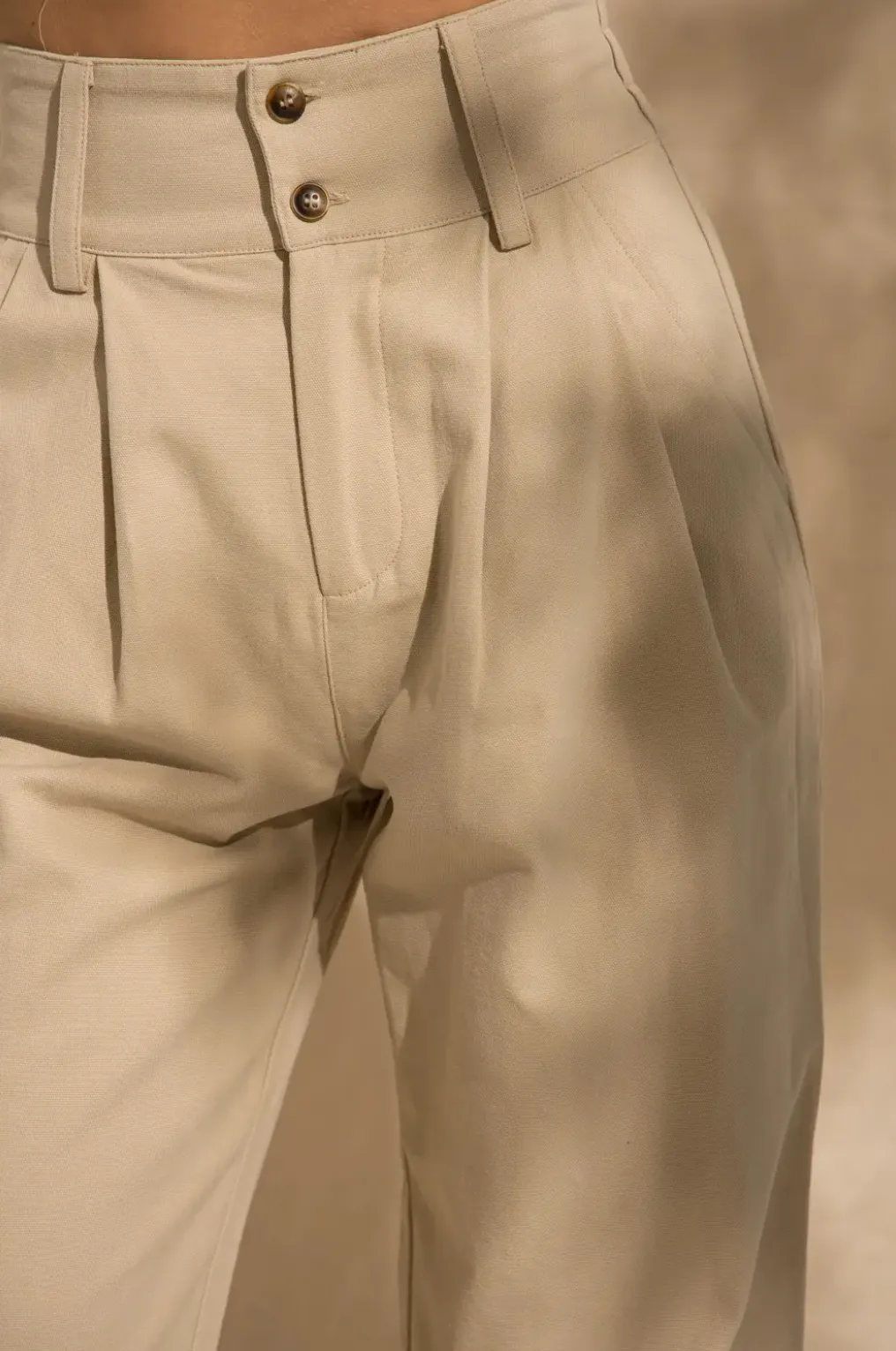 KATE STRAIGHT-LEG PLEATED PANTS