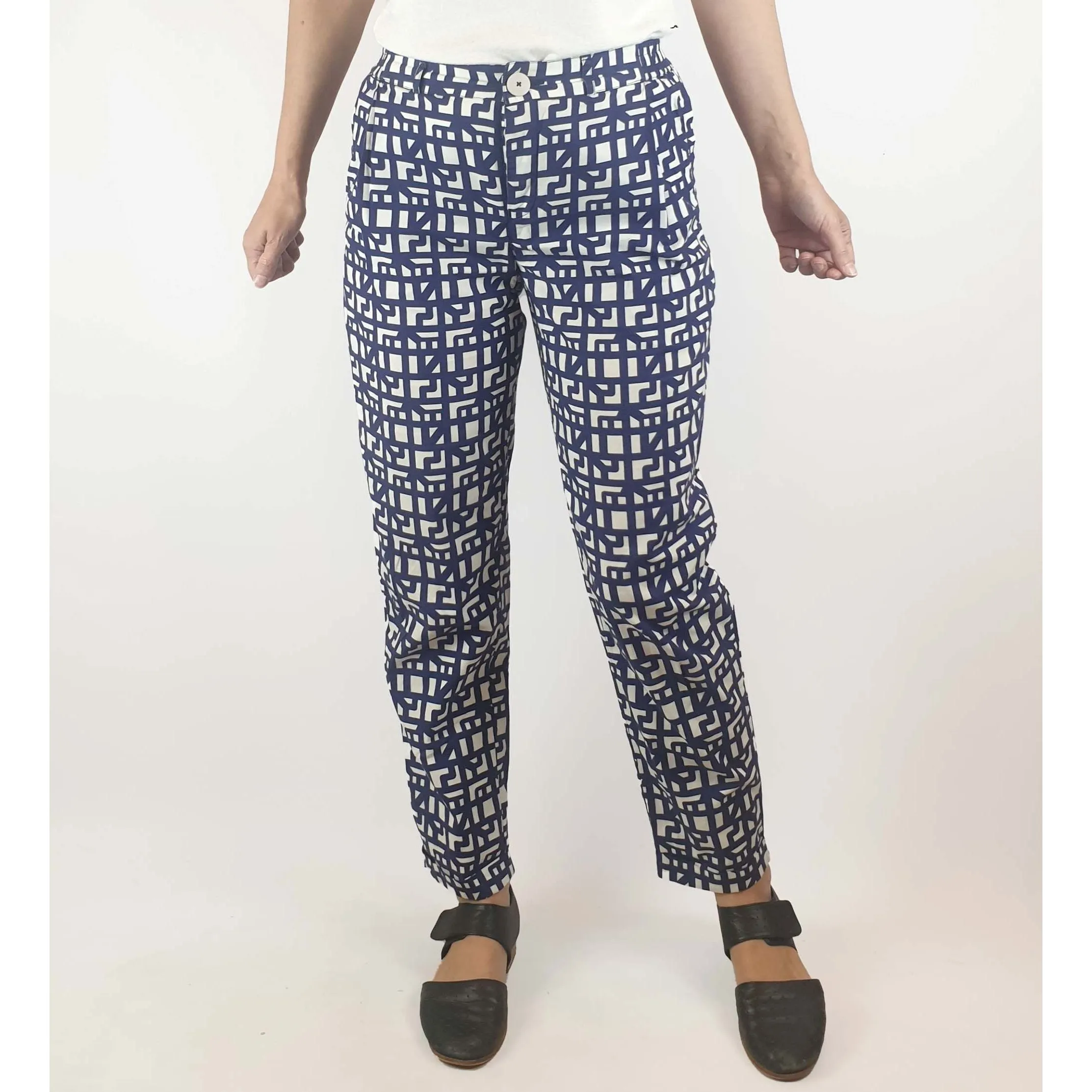 Kowtow preloved navy and white print cotton straight leg pants size XS (best fits size 8)