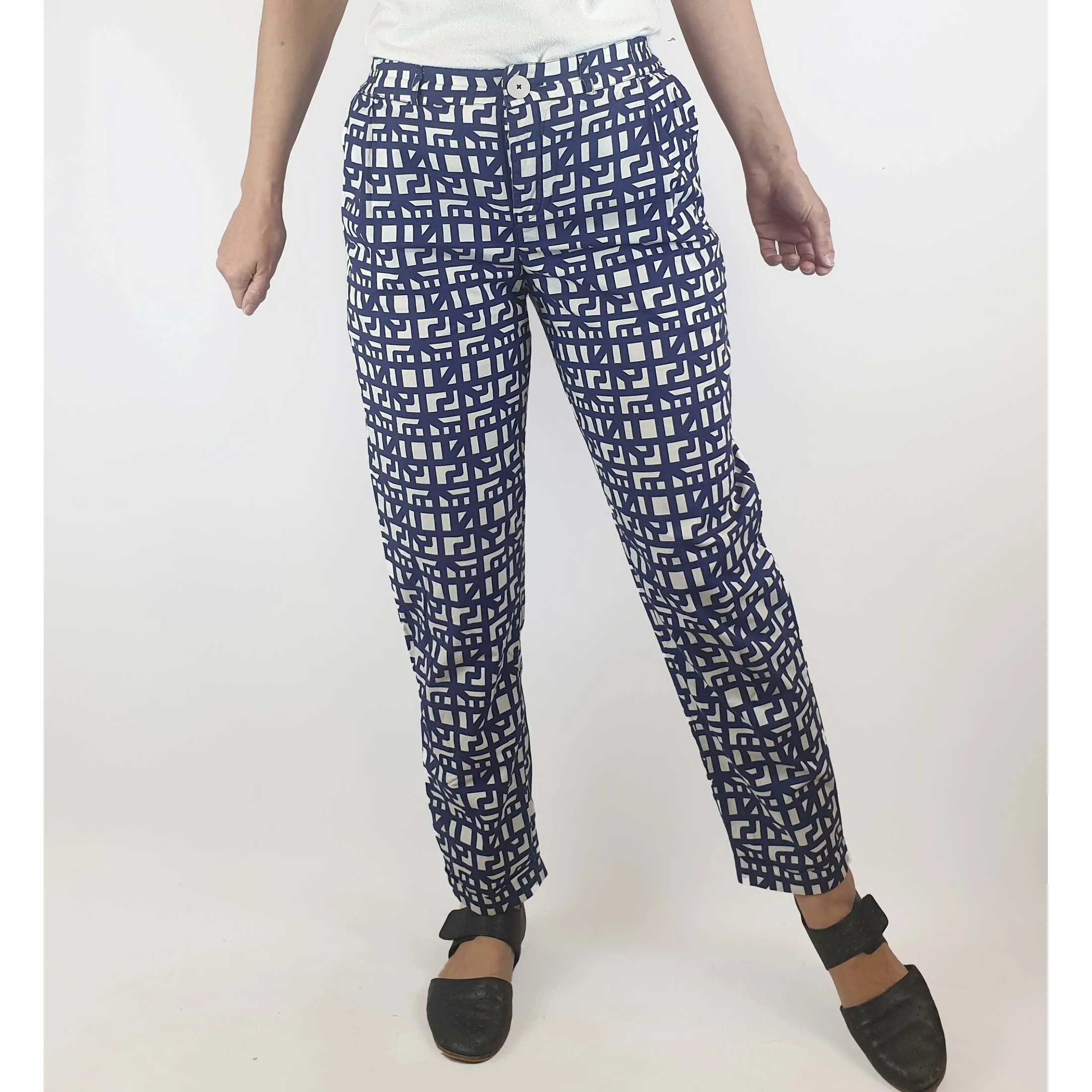 Kowtow preloved navy and white print cotton straight leg pants size XS (best fits size 8)