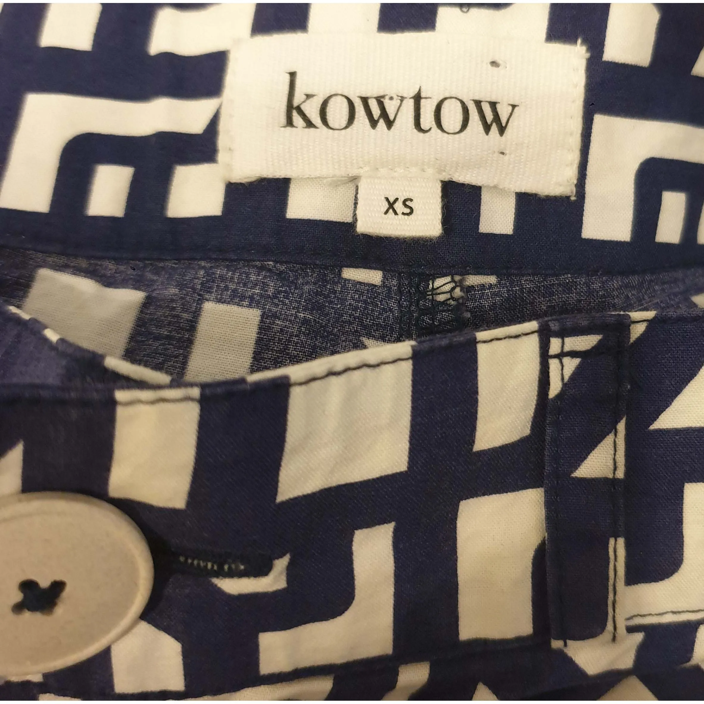 Kowtow preloved navy and white print cotton straight leg pants size XS (best fits size 8)