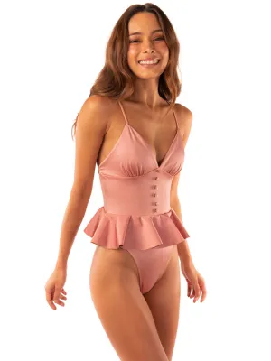 Leonora One Piece