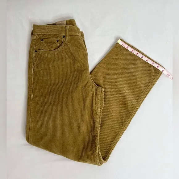 Levi's Jeans Women's 31x30 Low Pro Straight Legs  Brown Corduroy Irregular
