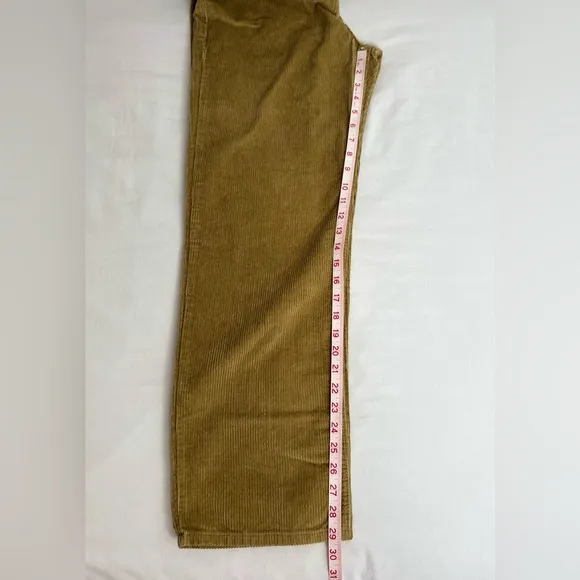 Levi's Jeans Women's 31x30 Low Pro Straight Legs  Brown Corduroy Irregular