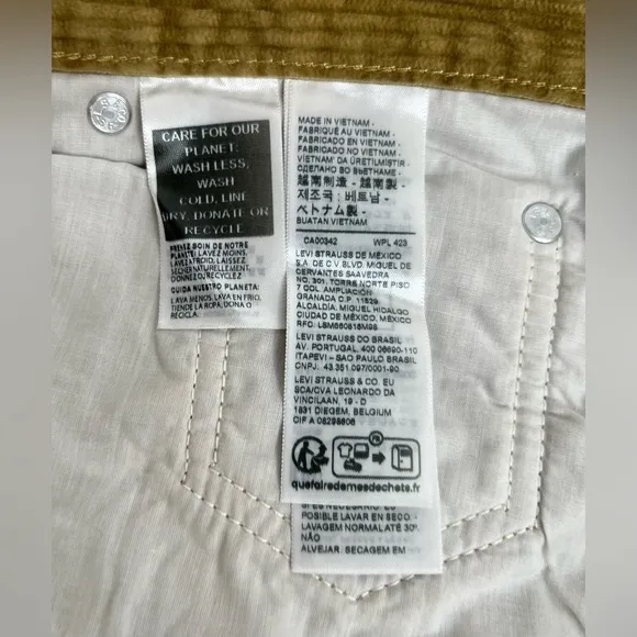 Levi's Jeans Women's 31x30 Low Pro Straight Legs  Brown Corduroy Irregular