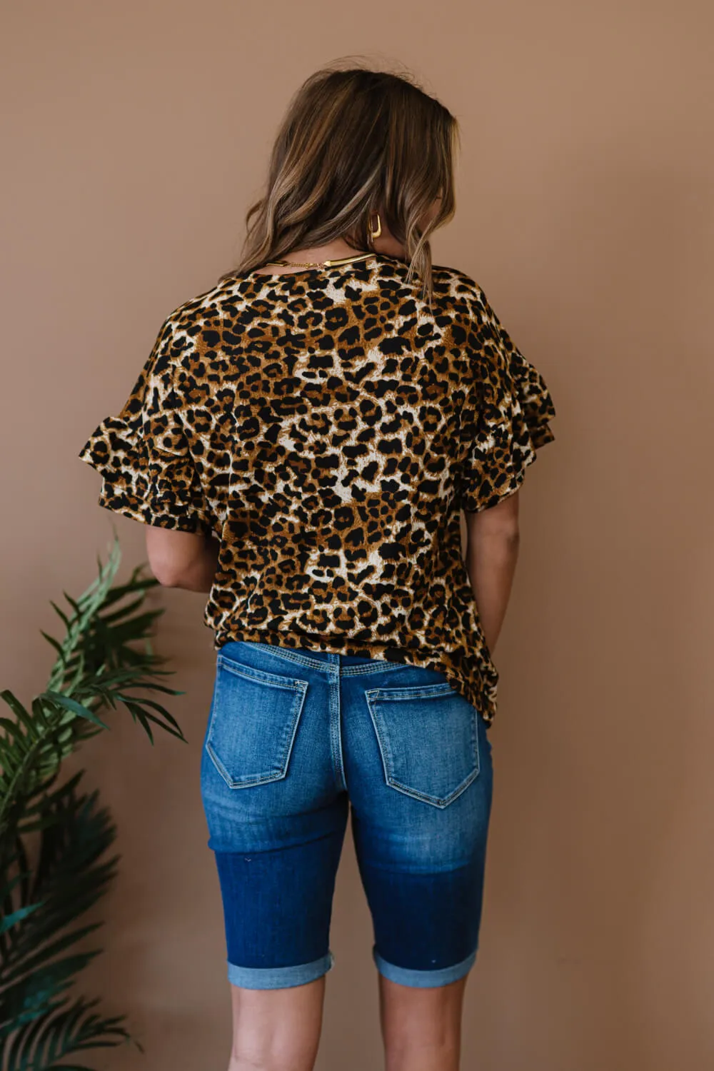 Lookin' Fabulous Full Size Run Leopard Print Tee