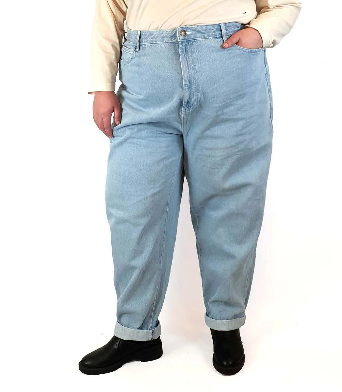Lucy & Yak light denim jeans size W40/R, best fits size 20-22