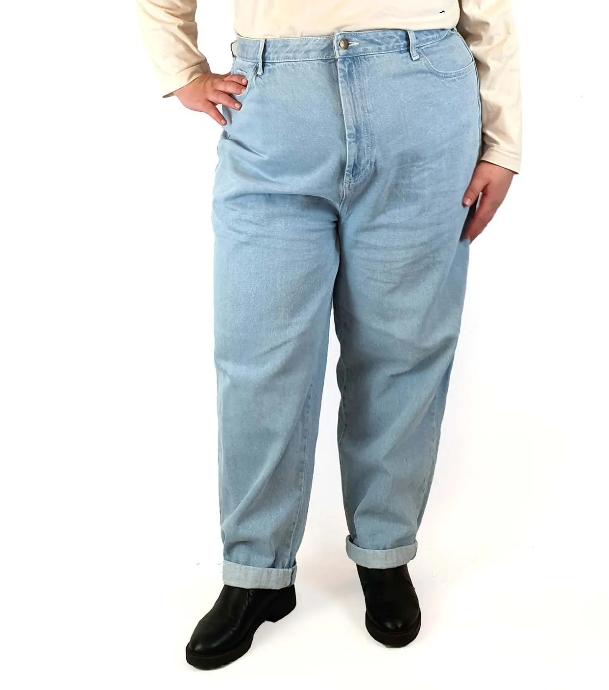 Lucy & Yak light denim jeans size W40/R, best fits size 20-22