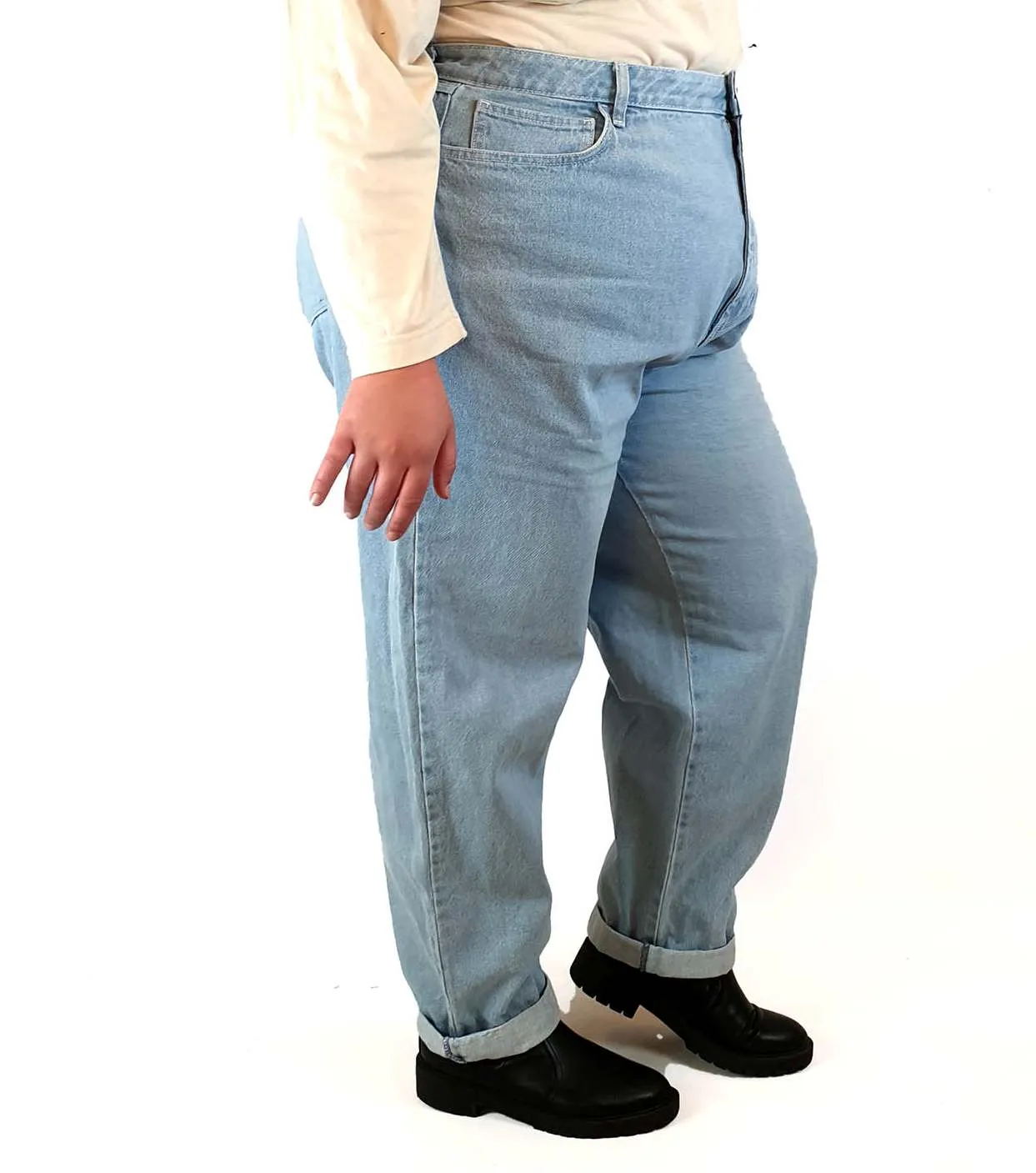 Lucy & Yak light denim jeans size W40/R, best fits size 20-22