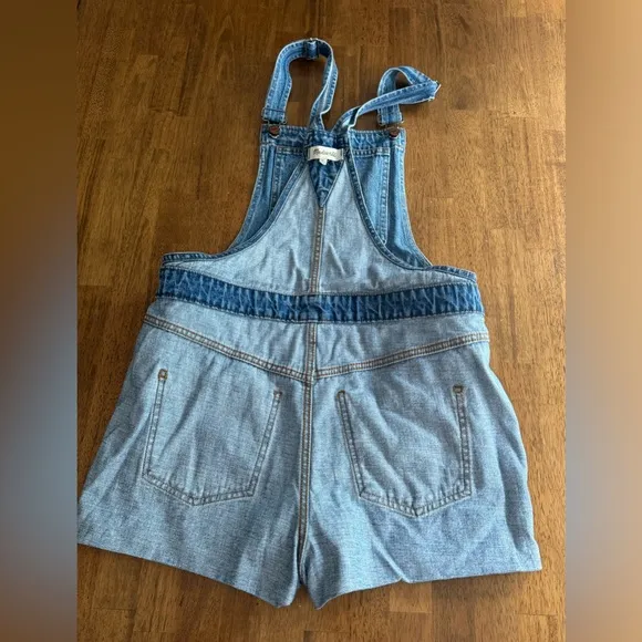 Madewell Adirondack Raw-Hem Short Overalls SZ M Denim