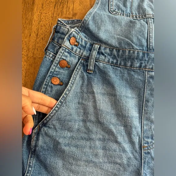 Madewell Adirondack Raw-Hem Short Overalls SZ M Denim