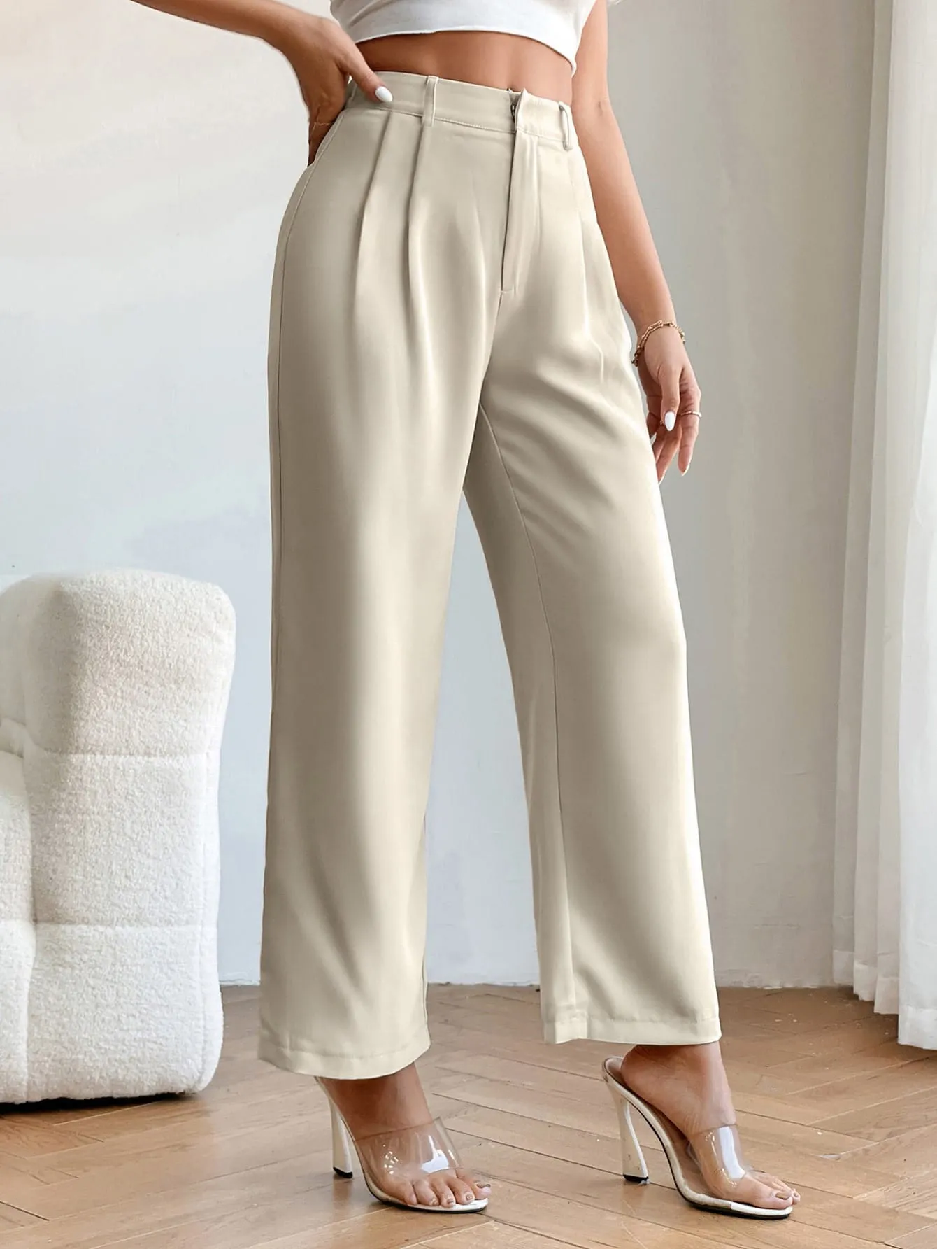 Plicated Detail Straight Leg Pants