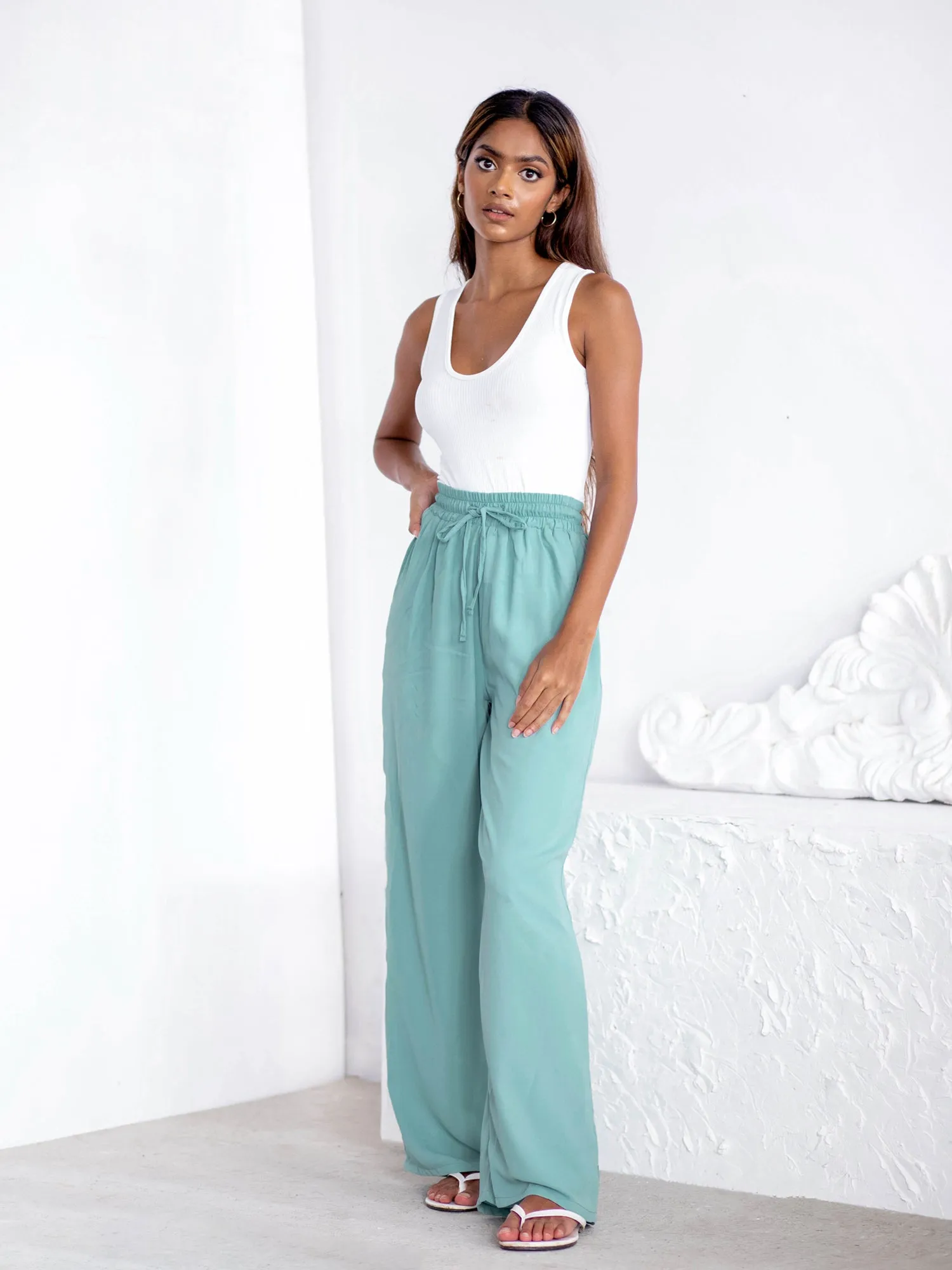 Round Neck Sleeveless Crop Top