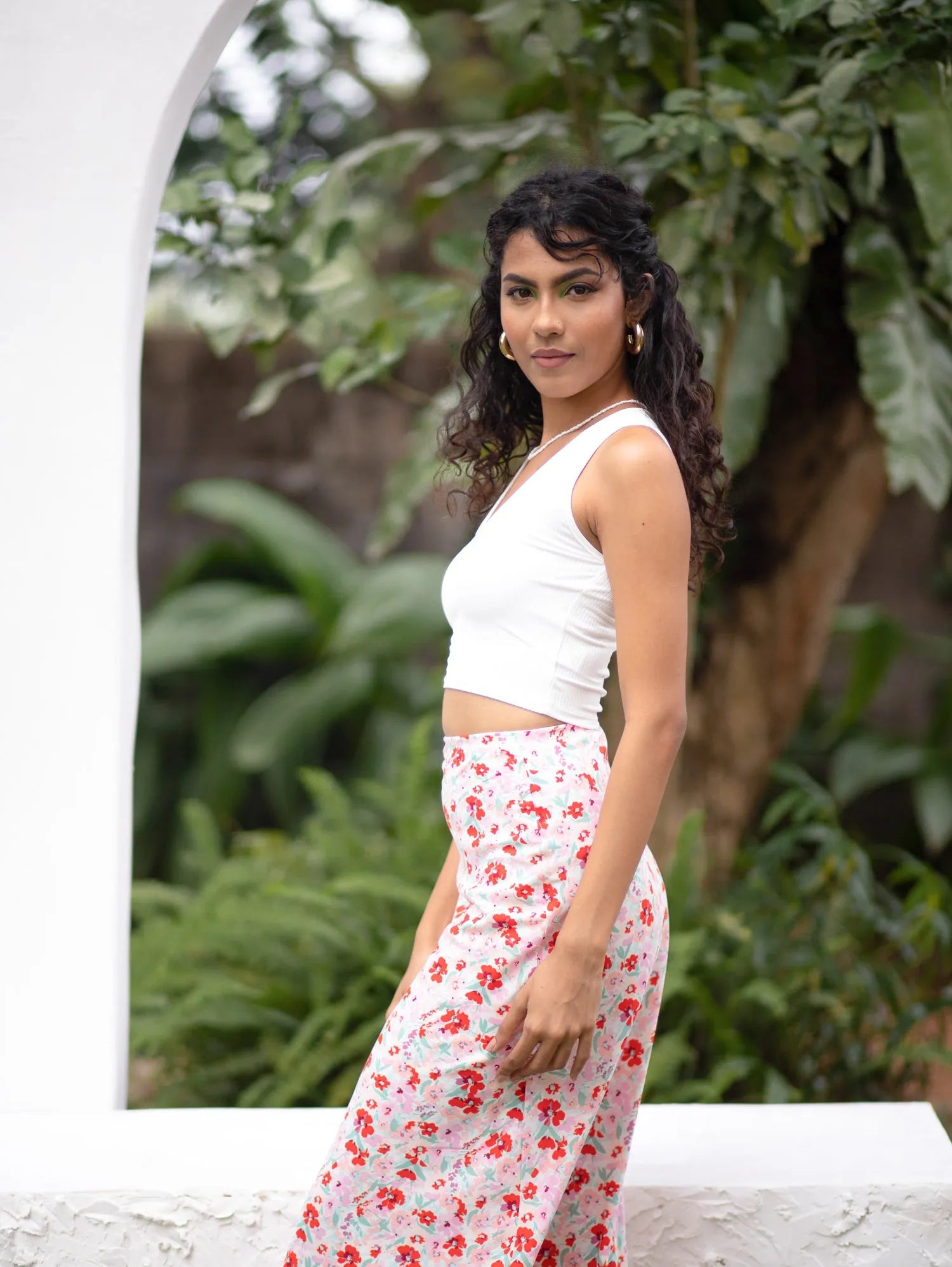 Round Neck Sleeveless Crop Top