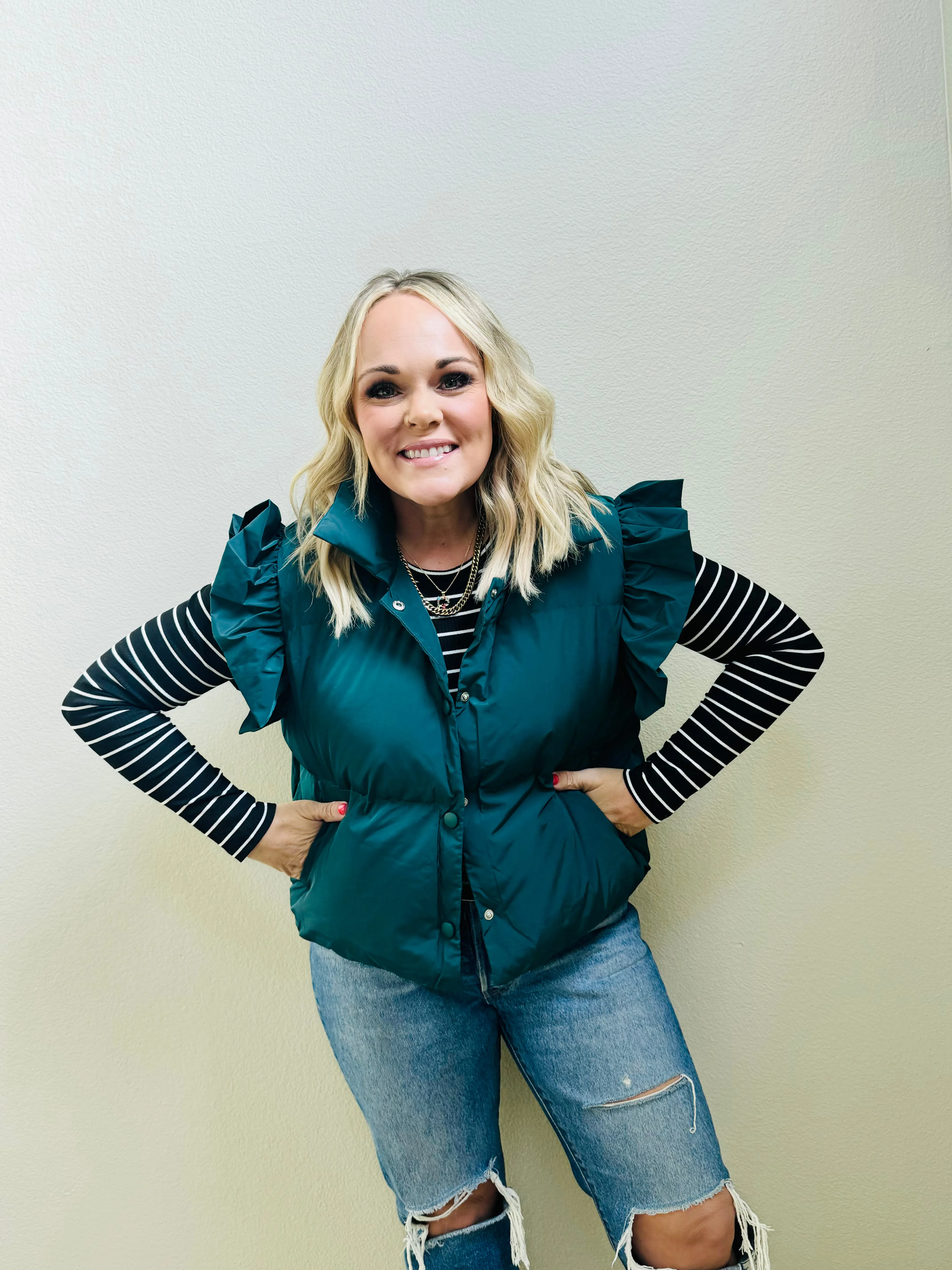 RUFFLE SLEEVE PUFFER VEST