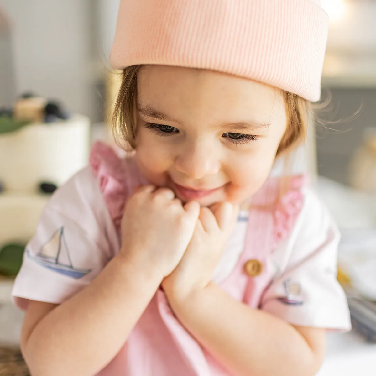 Salopette courte rose avec bretelles à volants en coton, bébé || Short pink overall with ruffled straps in cotton, baby