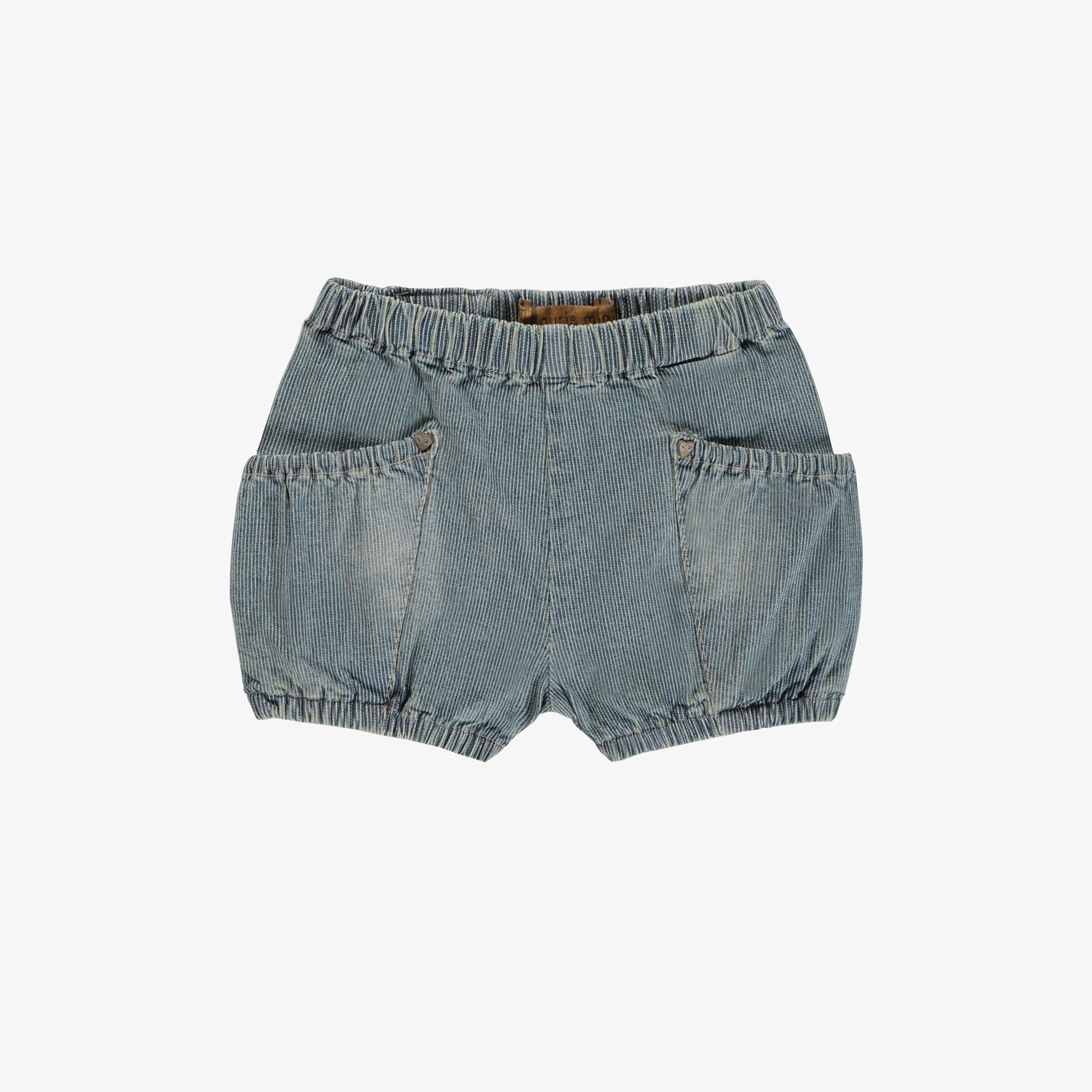 Short coupe décontractée en denim rayé, bébé  || Loose fit short in railraod denim, baby