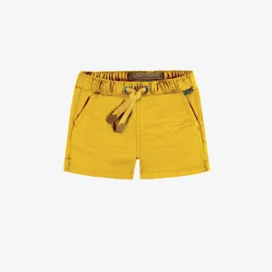 Short coupe régulière jaune en twill très extensible, bébé || Yellow regular fit short in stretch twill, baby