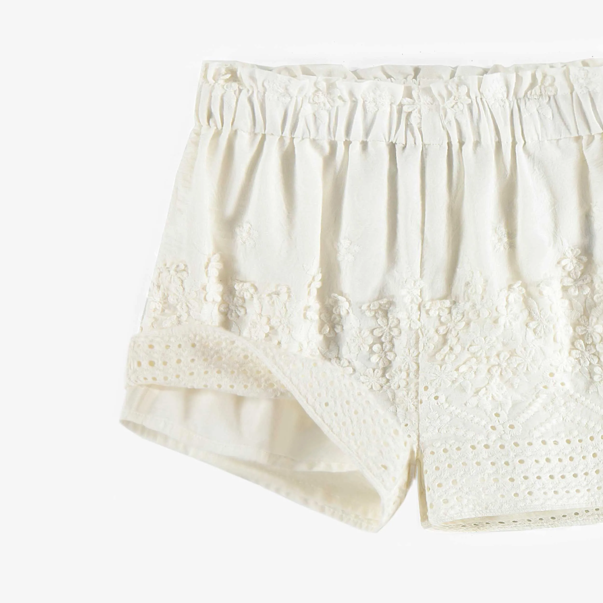 Short crème avec broderies en voile de coton, enfant || Cream embroidered short in cotton veil, child