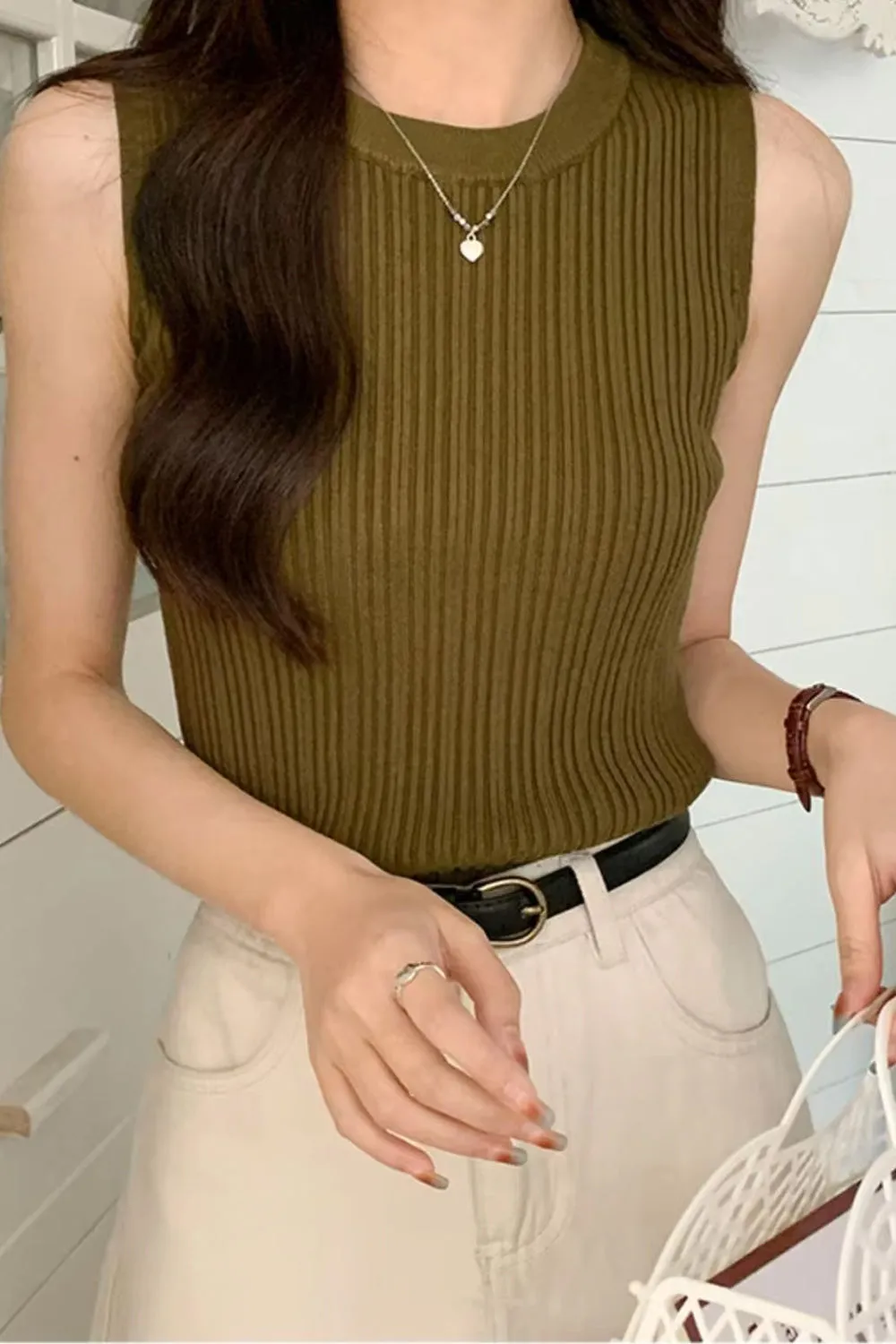 Sleeveless O-Neck Knitted Crop Tops
