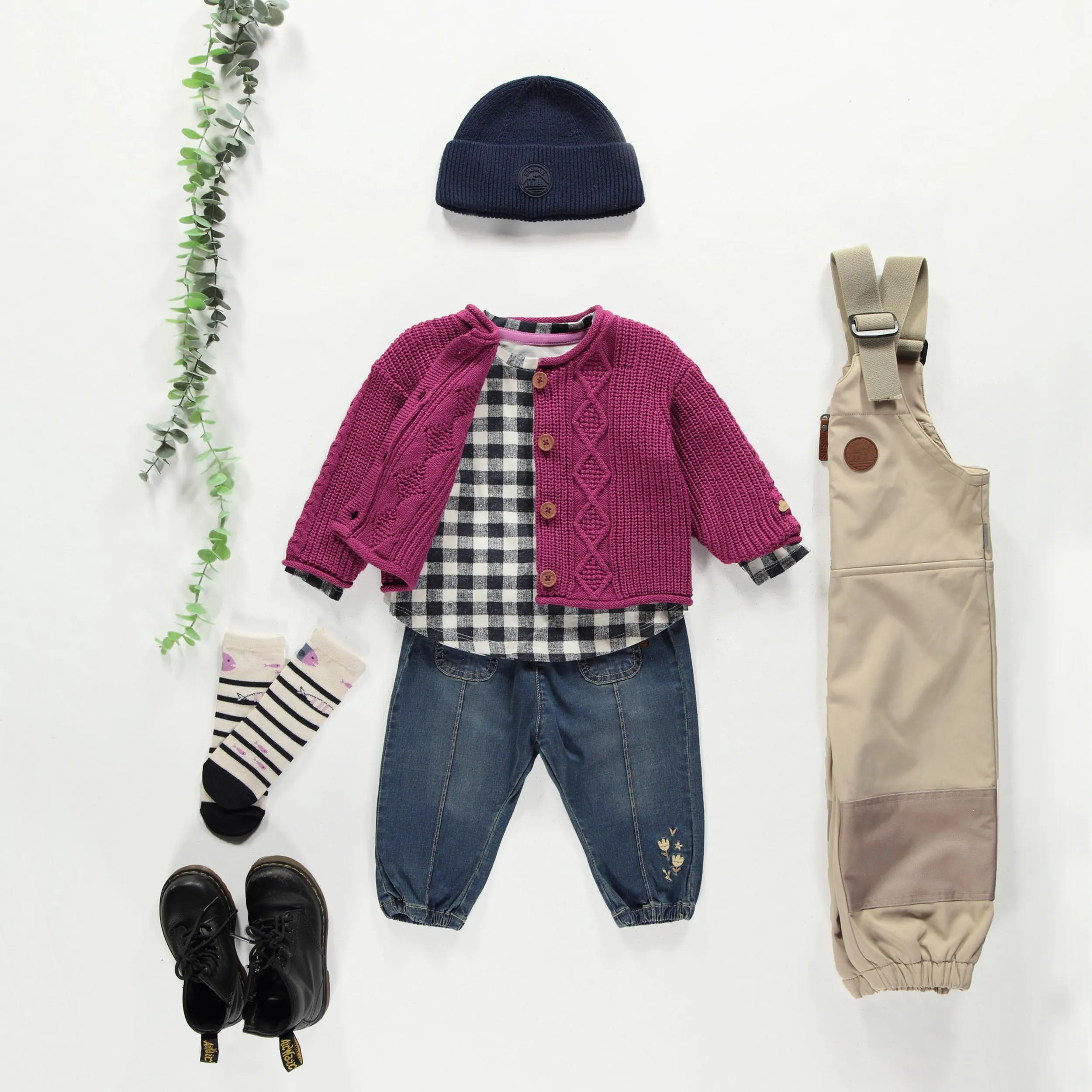 T-shirt marine et crème à carreaux avec manches longues en jersey, bébé || Plaid navy and cream t-shirt with long sleeves in jersey, baby