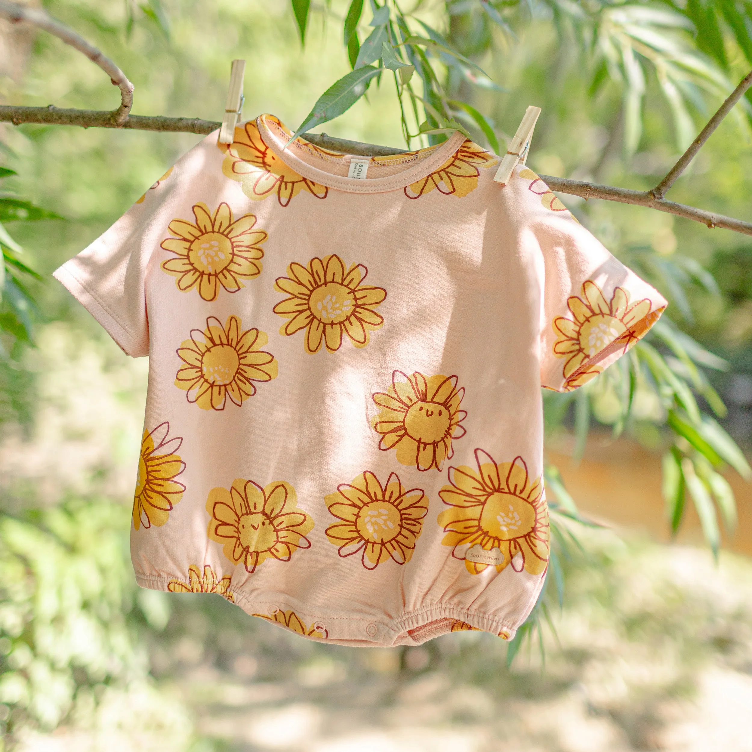 Une-pièce rose avec fleurs en coton français, naissance || Pink flowery one-piece in french terry, newborn